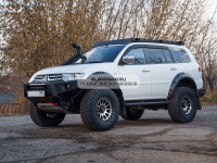 Пороги силовые STC для Mitsubishi Pajero Sport 2008-2015 цельная ступень